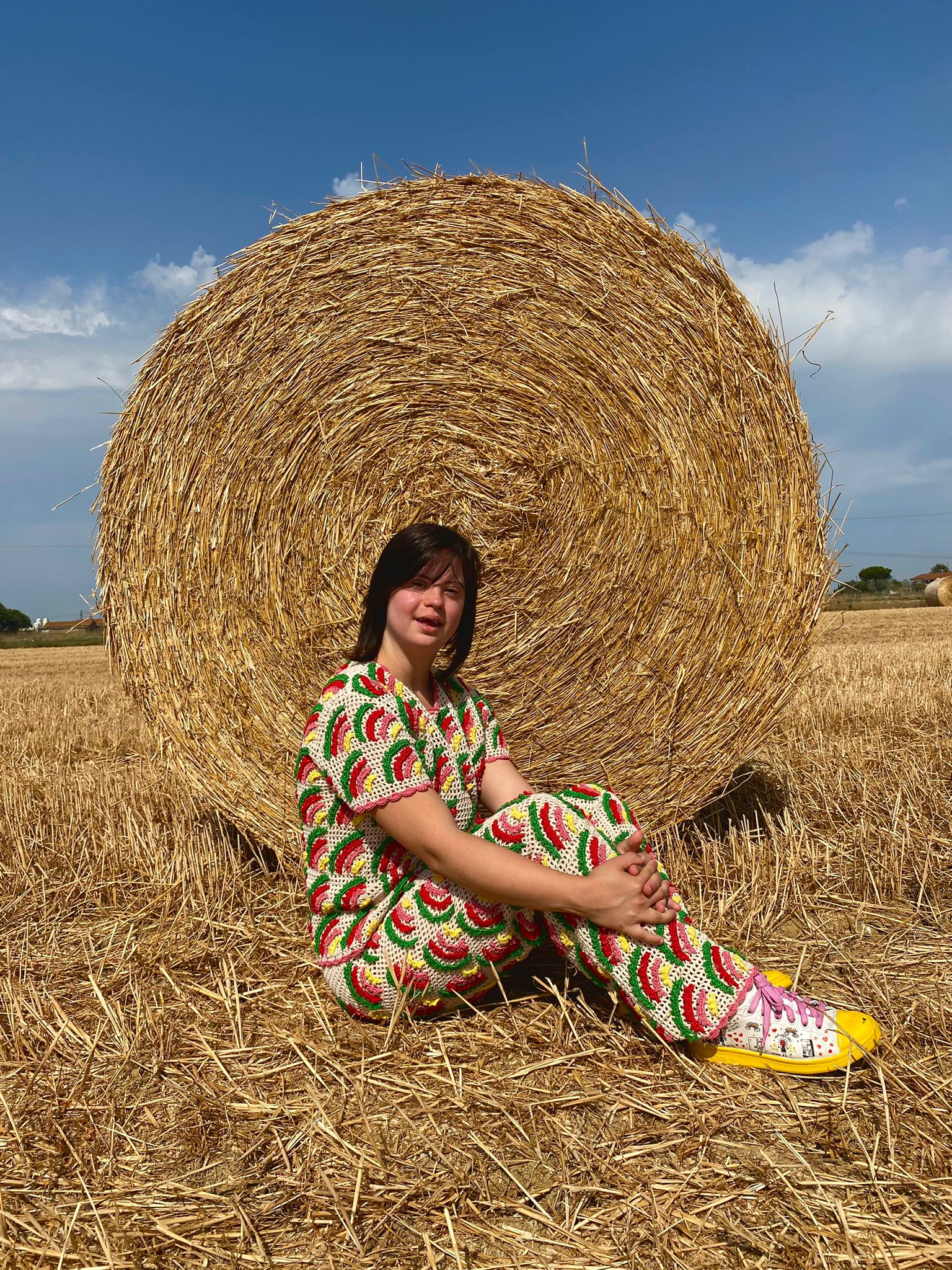 Irene Vettore indossa un modello della collezione "An extra chromosome of love"