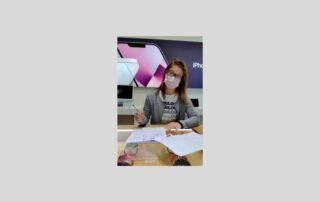 Giorgia Leone firma il contratto di lavoro