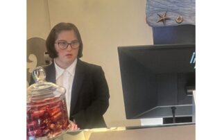 Stefania Loffredo, giovane con sindrome di Down di AIPD Napoli, il suo primo giorno di tirocinio
